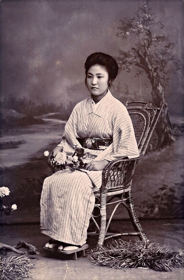 42 photos de japonaises en costume traditionnel au début du 20ème siècle 42 photos de japonaises en costume traditionnel au debut du 20eme siecle 21 42-photos-de-japonaises-en-costume-traditionnel-au-debut-du-20eme-siecle-21