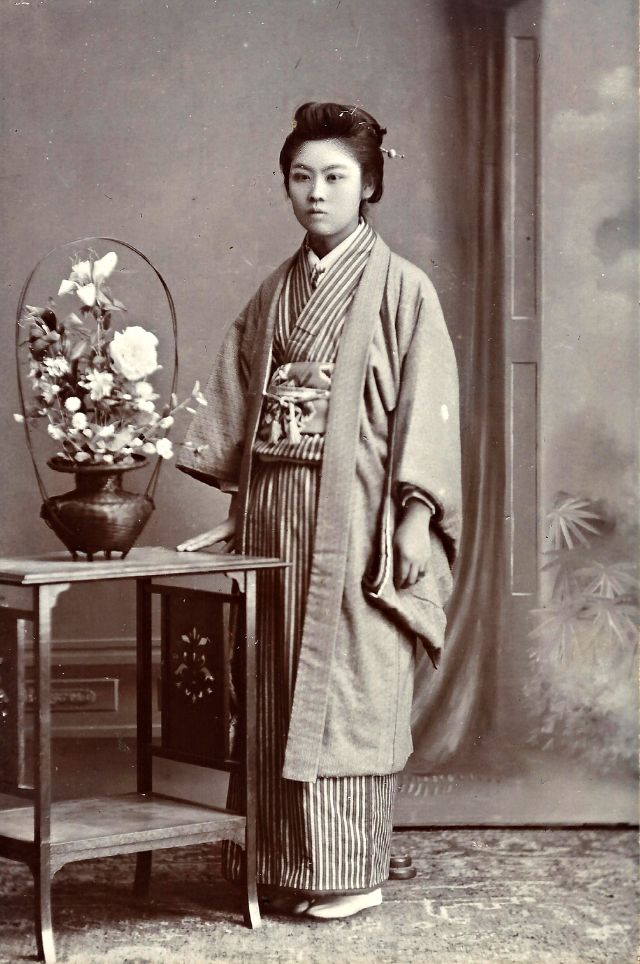 42 photos de japonaises en costume traditionnel au début du 20ème siècle 42 photos de japonaises en costume traditionnel au debut du 20eme siecle 22 42-photos-de-japonaises-en-costume-traditionnel-au-debut-du-20eme-siecle-22