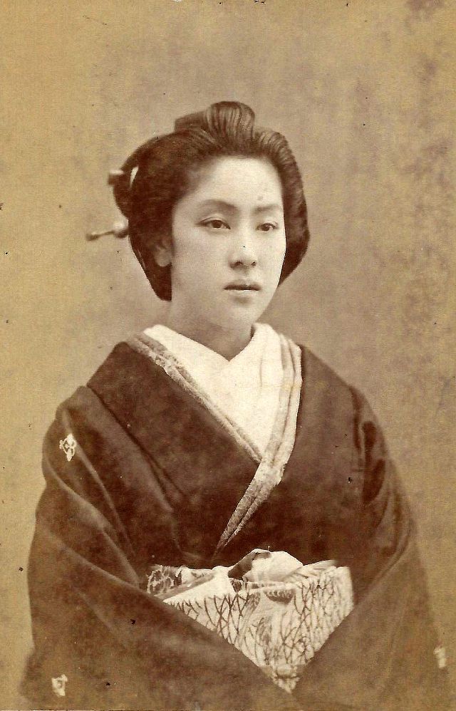 42 photos de japonaises en costume traditionnel au début du 20ème siècle 42 photos de japonaises en costume traditionnel au debut du 20eme siecle 41 42-photos-de-japonaises-en-costume-traditionnel-au-debut-du-20eme-siecle-41