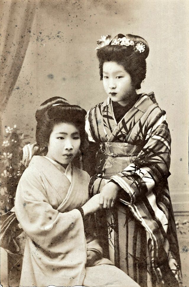 42 photos de japonaises en costume traditionnel au début du 20ème siècle 42 photos de japonaises en costume traditionnel au debut du 20eme siecle 9 42-photos-de-japonaises-en-costume-traditionnel-au-debut-du-20eme-siecle-9