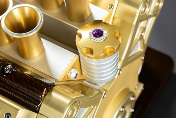 Espresso Veloce Royale 01 - la machine à café expresso en forme de V12 Espresso Veloce Royale 01 la machine a cafe expresso en forme de V12 3 Espresso-Veloce-Royale-01-la-machine-a-cafe-expresso-en-forme-de-V12-3