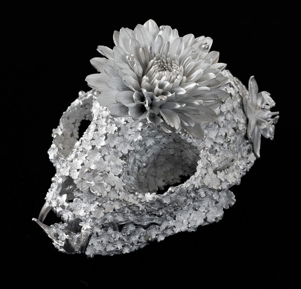 Flower Funeral - des crânes en fleurs métalliques par Kengo Takahashi Flower Funeral des cranes en fleurs metalliques par Kengo Takahashi 4 Flower-Funeral-des-cranes-en-fleurs-metalliques-par-Kengo-Takahashi-4