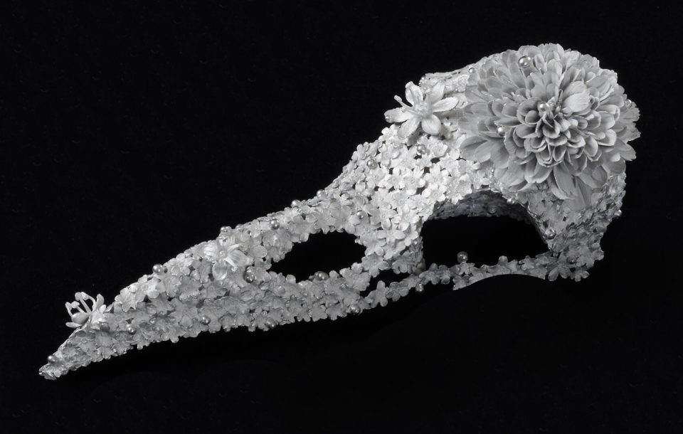 Flower Funeral - des crânes en fleurs métalliques par Kengo Takahashi Flower Funeral des cranes en fleurs metalliques par Kengo Takahashi 5 Flower-Funeral-des-cranes-en-fleurs-metalliques-par-Kengo-Takahashi-5