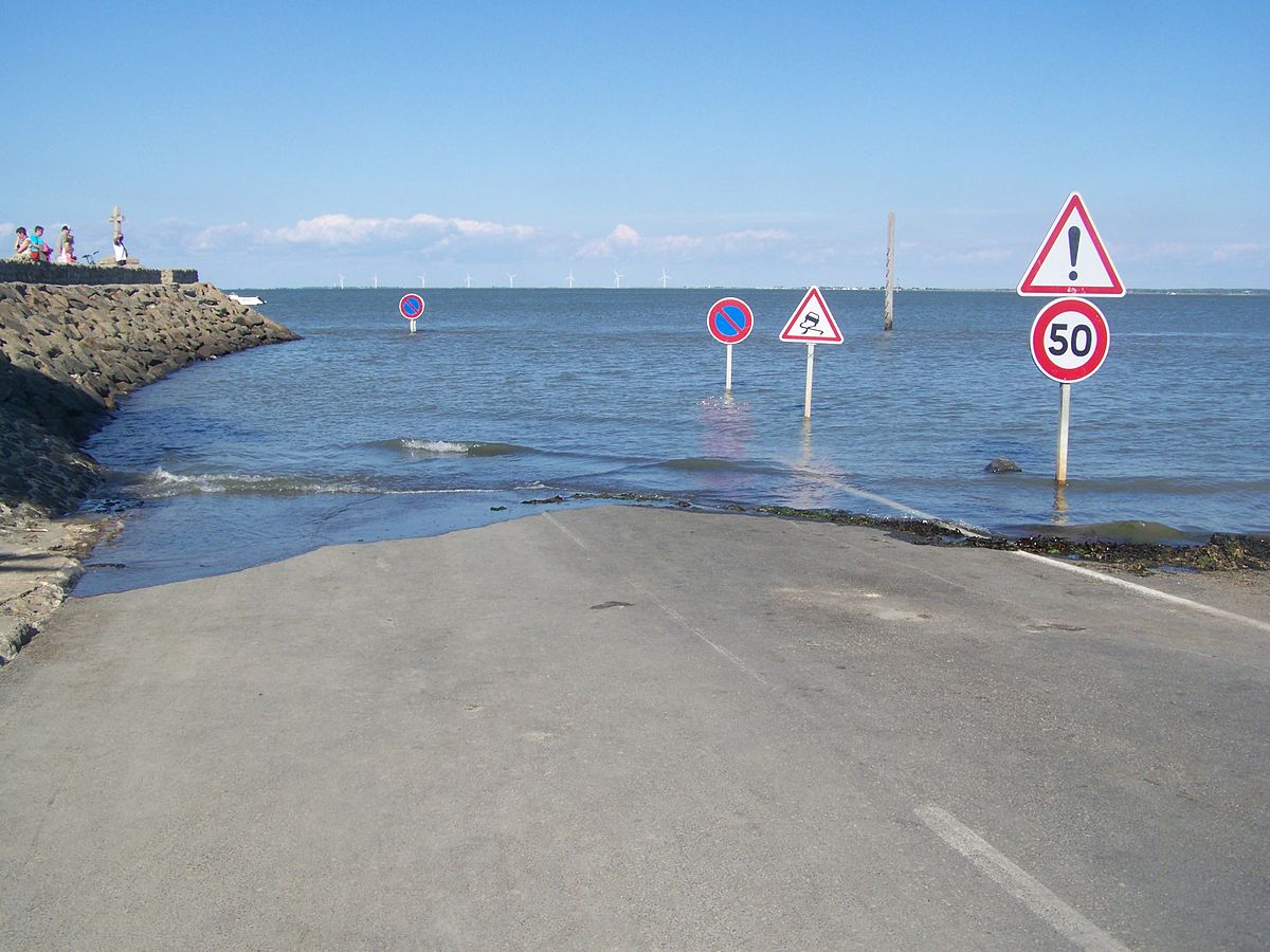 Le passage du Gois, une étonnante route praticable seulement à marée basse Le passage du Gois une etonnante route praticable seulement a maree basse 9 Le-passage-du-Gois-une-etonnante-route-praticable-seulement-a-maree-basse-9