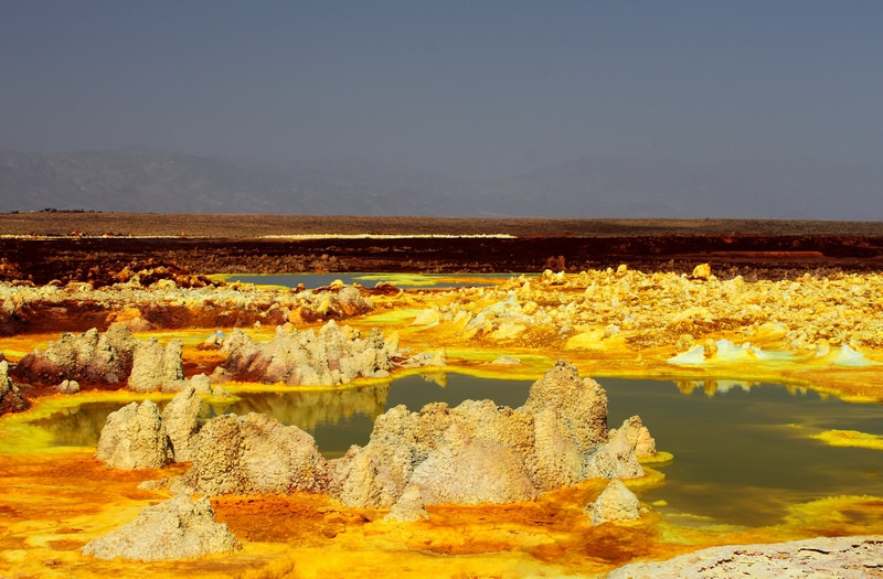 Le volcan Dallol d'Ethiopie, le plus étrange cratère volcanique du monde Le volcan Dallol d Ethiopie le plus etrange cratere volcanique du monde 4 Le-volcan-Dallol-d-Ethiopie-le-plus-etrange-cratere-volcanique-du-monde-4