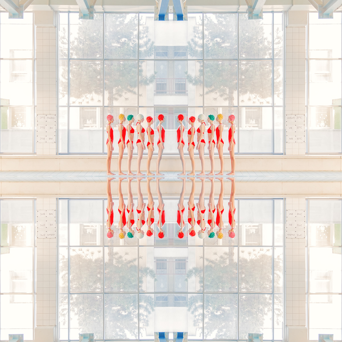 Origins.2 de nouvelles nageuses colorées par Maria Svarbova Origins 2 de nouvelles nageuses colorees par Maria Svarbova 5 Origins-2-de-nouvelles-nageuses-colorees-par-Maria-Svarbova-5