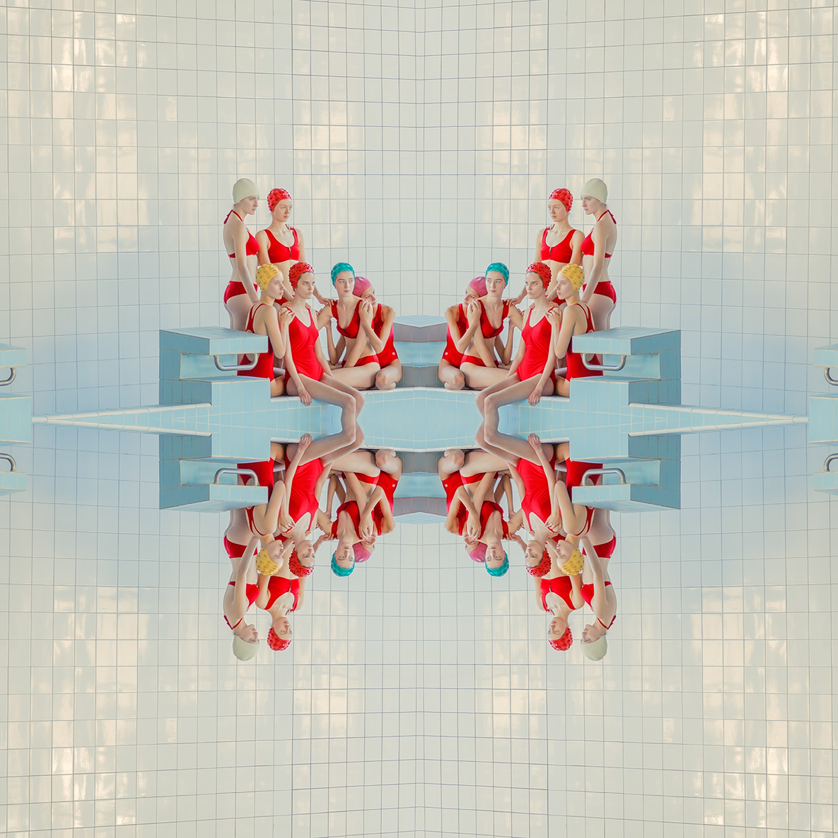 Origins.2 de nouvelles nageuses colorées par Maria Svarbova Origins 2 de nouvelles nageuses colorees par Maria Svarbova 7 Origins-2-de-nouvelles-nageuses-colorees-par-Maria-Svarbova-7