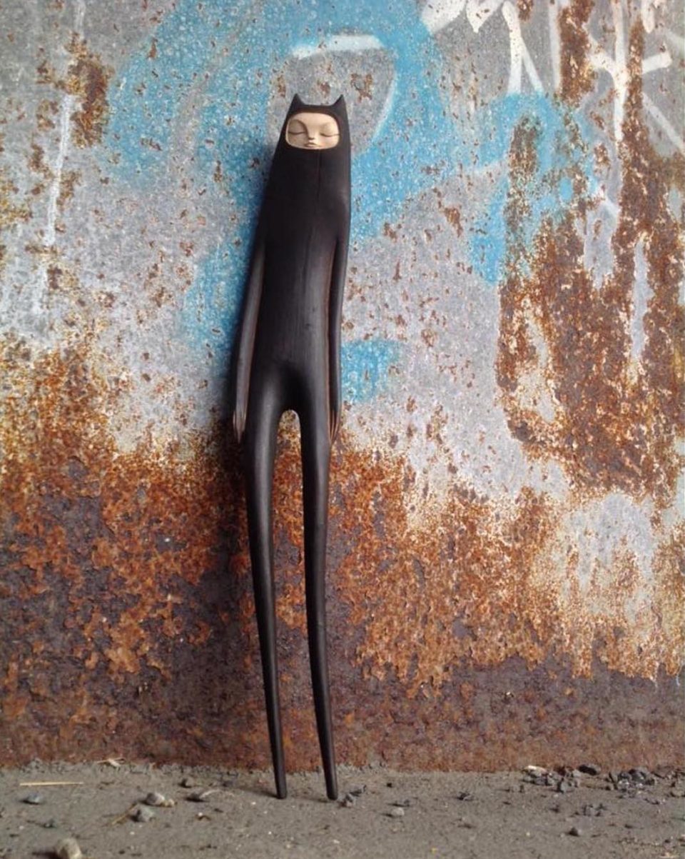 des sculptures de créatures féeriques dans des racines de chêne par Tach Pollard des sculptures de creatures feeriques dans des racines de chene par Tach Pollard 3 des-sculptures-de-creatures-feeriques-dans-des-racines-de-chene-par-Tach-Pollard-3