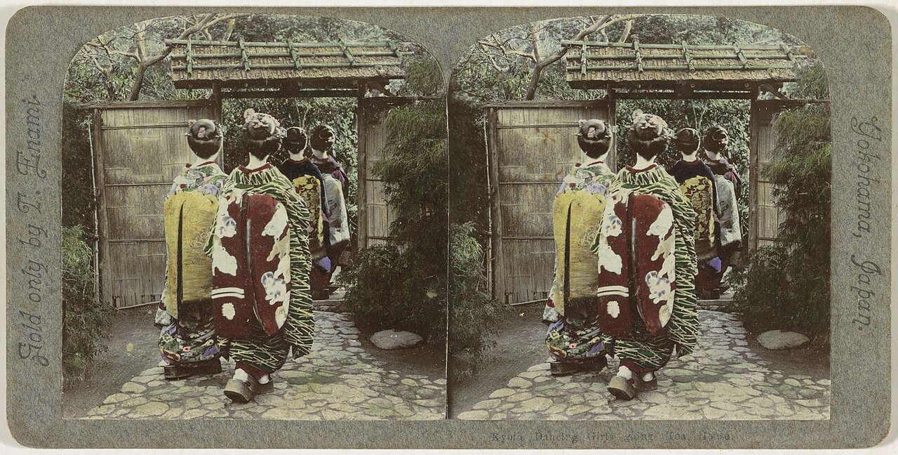 geishas maison the kyoto 1900 Geishas se dirigeant vers une maison de thé à Kyoto entre 1900 et 1907