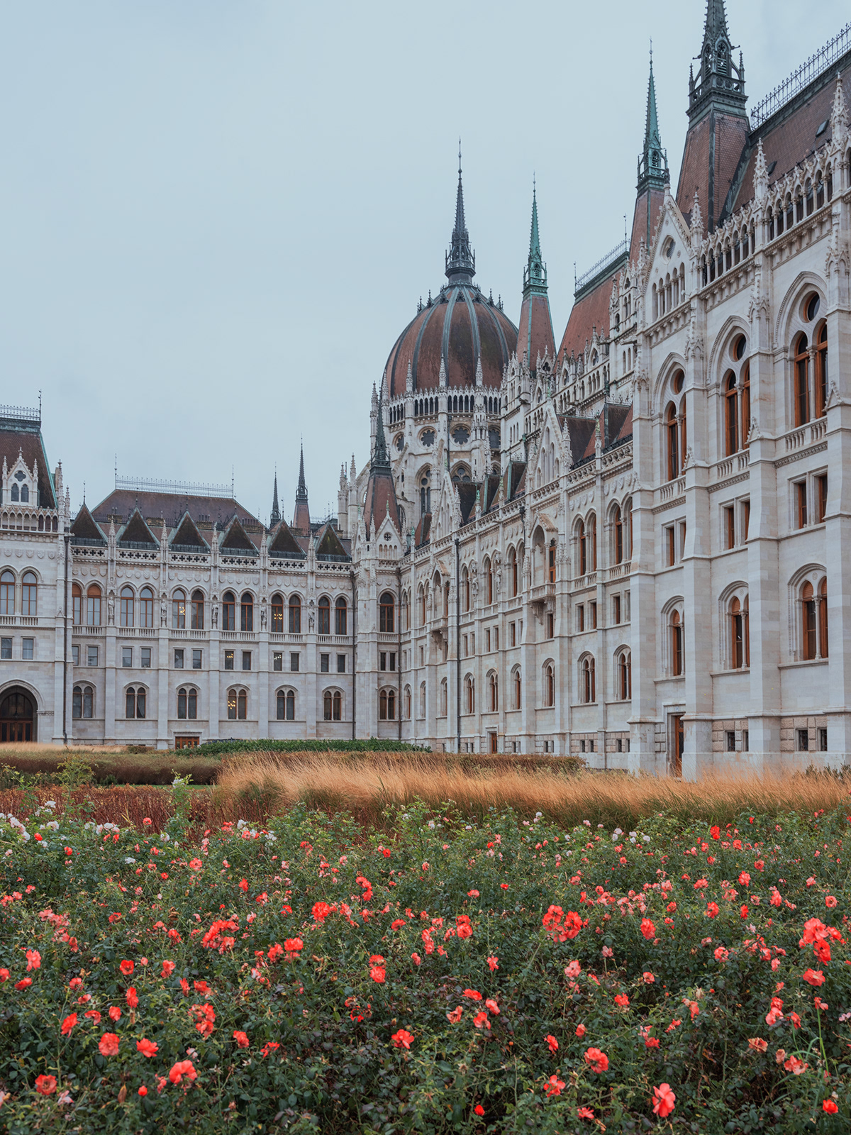 Budapest, the Old Lady par Ludwig Favre Budapest the Old Lady par Ludwig Fabre 2 Budapest-the-Old-Lady-par-Ludwig-Fabre-2