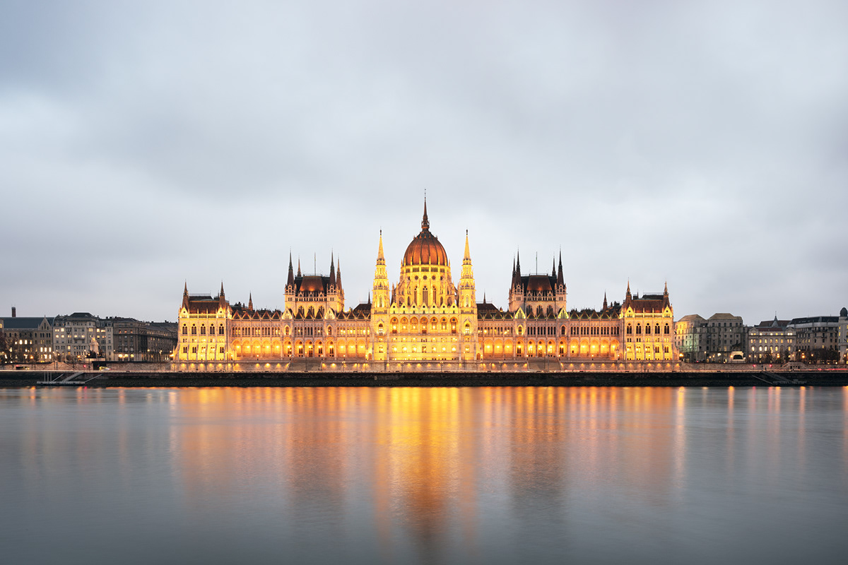 Budapest, the Old Lady par Ludwig Favre Budapest the Old Lady par Ludwig Fabre 8 Budapest-the-Old-Lady-par-Ludwig-Fabre-8