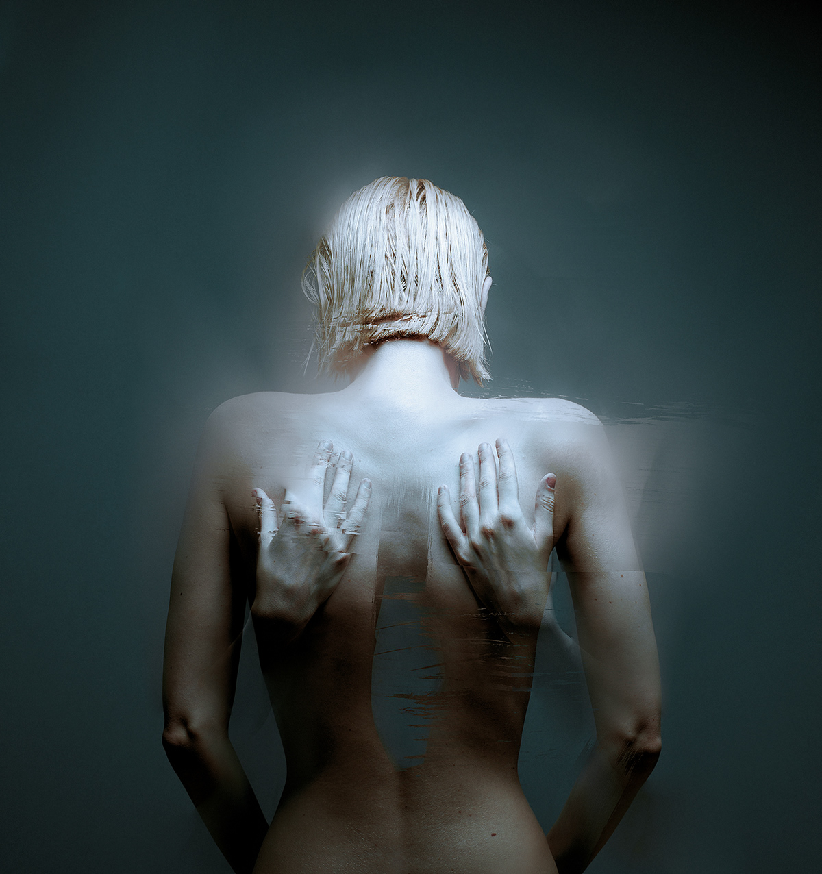 Flora Borsi avec un Hasselblad X1D Flora Borsi avec un Hasselblad X1D auto portrait 7 Flora-Borsi-avec-un-Hasselblad-X1D-auto-portrait-7