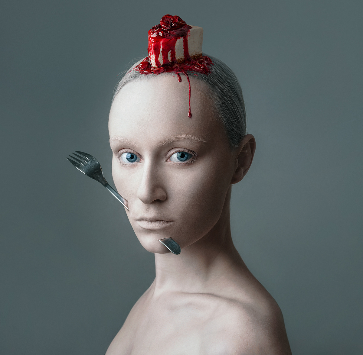 Flora Borsi avec un Hasselblad X1D Flora Borsi avec un Hasselblad X1D auto portrait 8 Flora-Borsi-avec-un-Hasselblad-X1D-auto-portrait-8