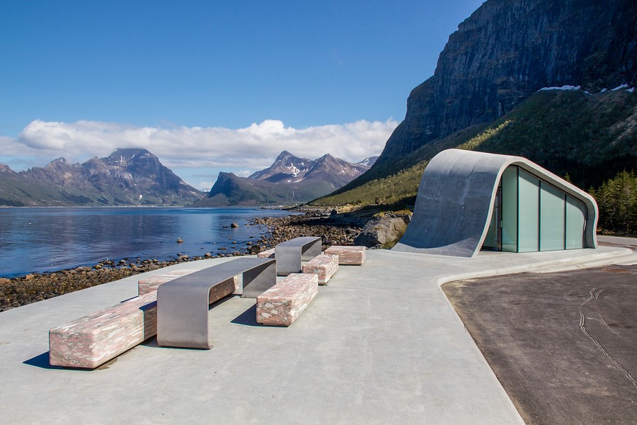 Ureddplassen - les magnifiques toilettes de l'aire de repos de Uredd Ureddplassen les magnifiques toilettes de l aire de repos de Uredd 10 Ureddplassen-les-magnifiques-toilettes-de-l-aire-de-repos-de-Uredd-10