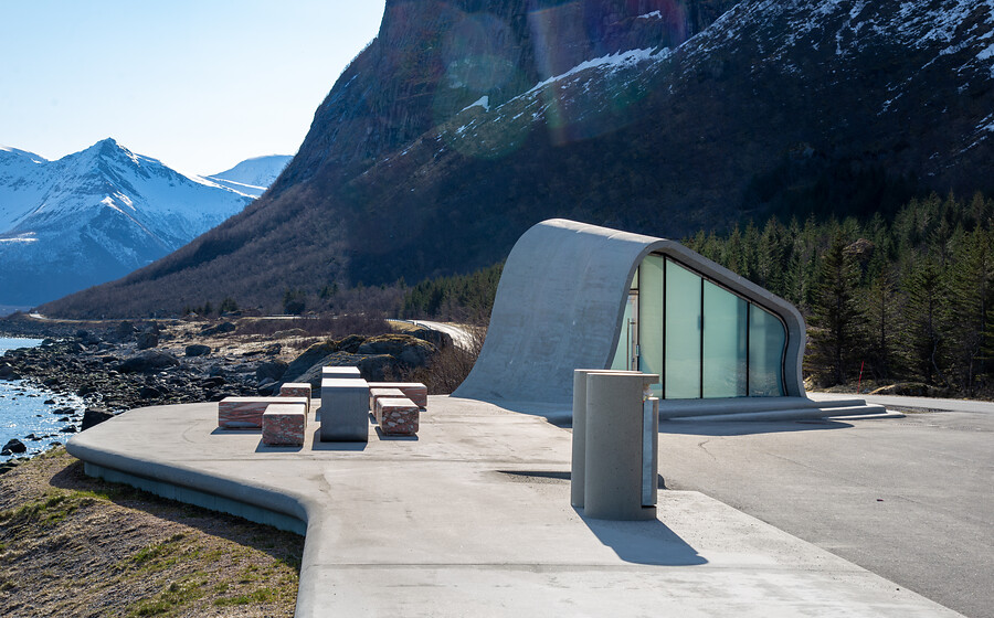 Ureddplassen - les magnifiques toilettes de l'aire de repos de Uredd Ureddplassen les magnifiques toilettes de l aire de repos de Uredd 4 Ureddplassen-les-magnifiques-toilettes-de-l-aire-de-repos-de-Uredd-4