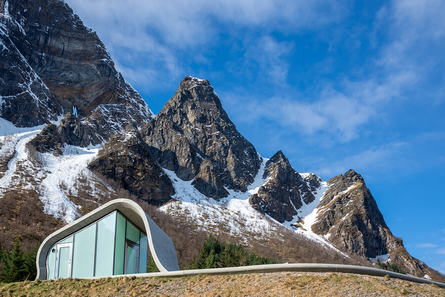 Ureddplassen - les magnifiques toilettes de l'aire de repos de Uredd Ureddplassen les magnifiques toilettes de l aire de repos de Uredd 5 Ureddplassen-les-magnifiques-toilettes-de-l-aire-de-repos-de-Uredd-5