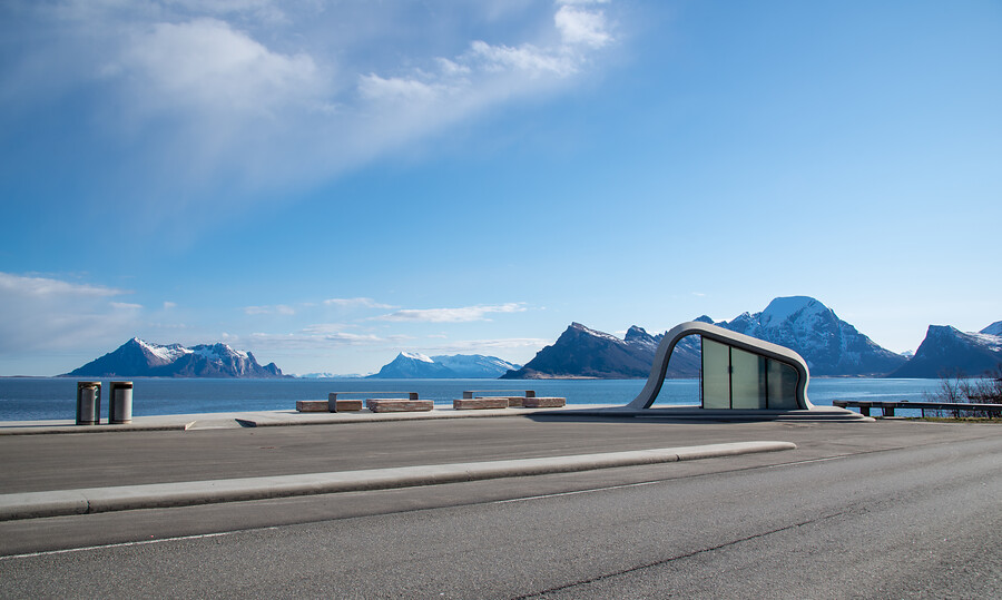 Ureddplassen - les magnifiques toilettes de l'aire de repos de Uredd Ureddplassen les magnifiques toilettes de l aire de repos de Uredd 6 Ureddplassen-les-magnifiques-toilettes-de-l-aire-de-repos-de-Uredd-6