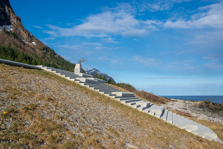 Ureddplassen - les magnifiques toilettes de l'aire de repos de Uredd Ureddplassen les magnifiques toilettes de l aire de repos de Uredd 8 Ureddplassen-les-magnifiques-toilettes-de-l-aire-de-repos-de-Uredd-8