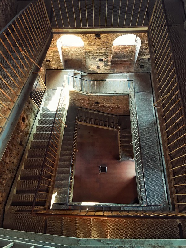 L'insolite tour Guinigi à Lucques en Toscane L insolite tour Guinigi a Lucques en Toscane italie 8 L-insolite-tour-Guinigi-a-Lucques-en-Toscane-italie-8