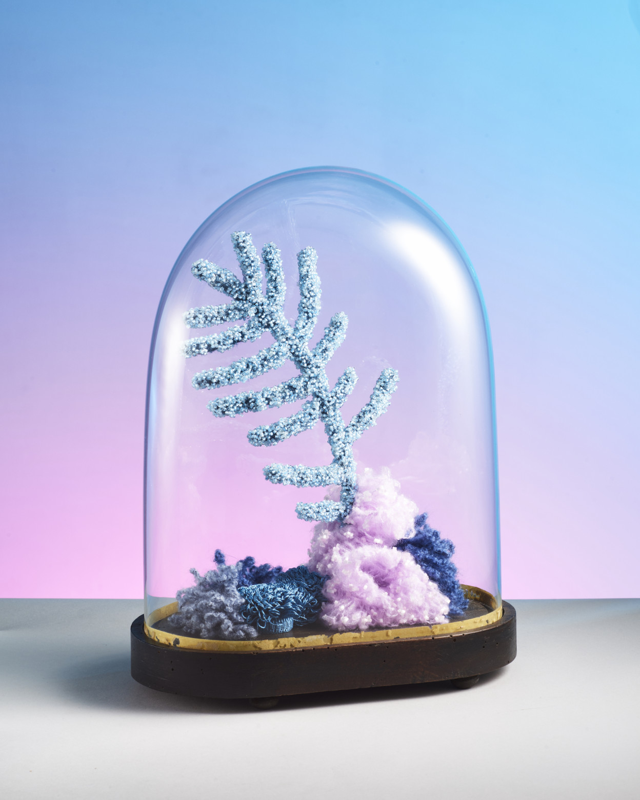 Les coraux brodés avec des perles de Aude Bourgine Les coraux brodes avec des perles de Aude Bourgine 3 Les-coraux-brodes-avec-des-perles-de-Aude-Bourgine-3