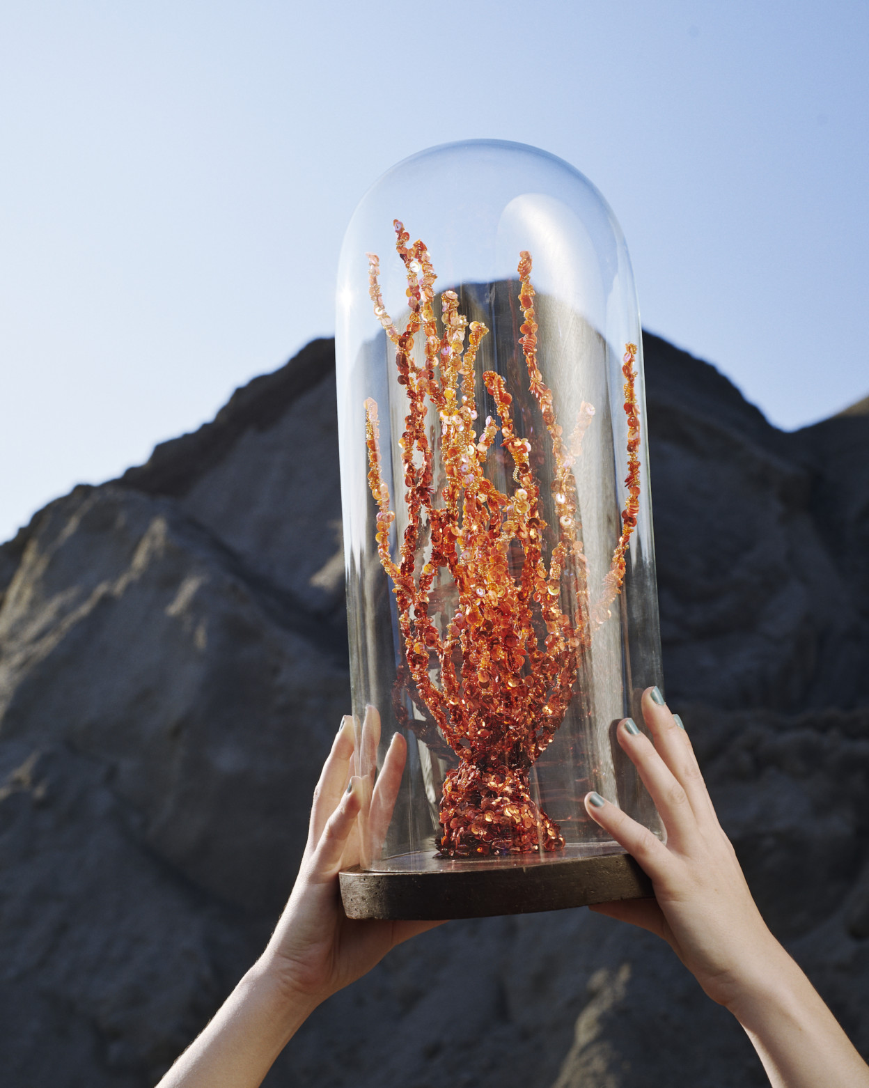 Les coraux brodés avec des perles de Aude Bourgine Les coraux brodes avec des perles de Aude Bourgine 5 Les-coraux-brodes-avec-des-perles-de-Aude-Bourgine-5