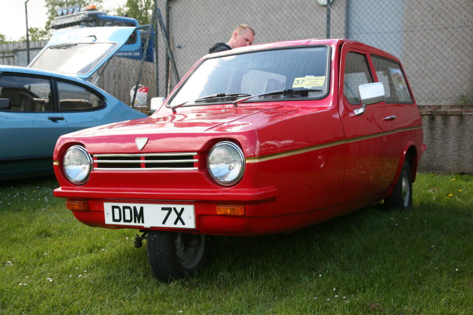 Reliant Robin : l’étrange voiture anglaise à trois roues La Reliant Robin la pire voiture anglaise de tous les temps 7 Reliant Robin Super de 1981, automobile anglaise à trois roues