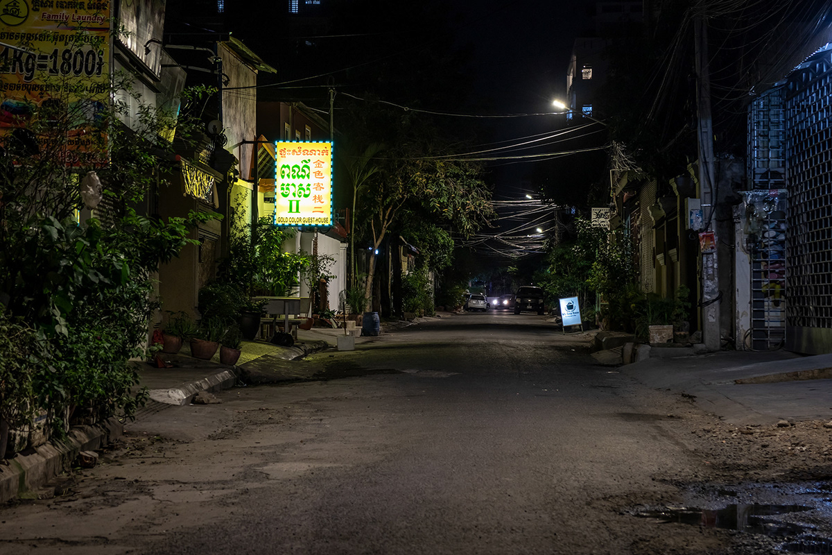 Nuits à Phnom Penh par Robert Götzfried Nuits a Phnom Penh par Robert Gotzfried 10 Nuits-a-Phnom-Penh-par-Robert-Gotzfried-10