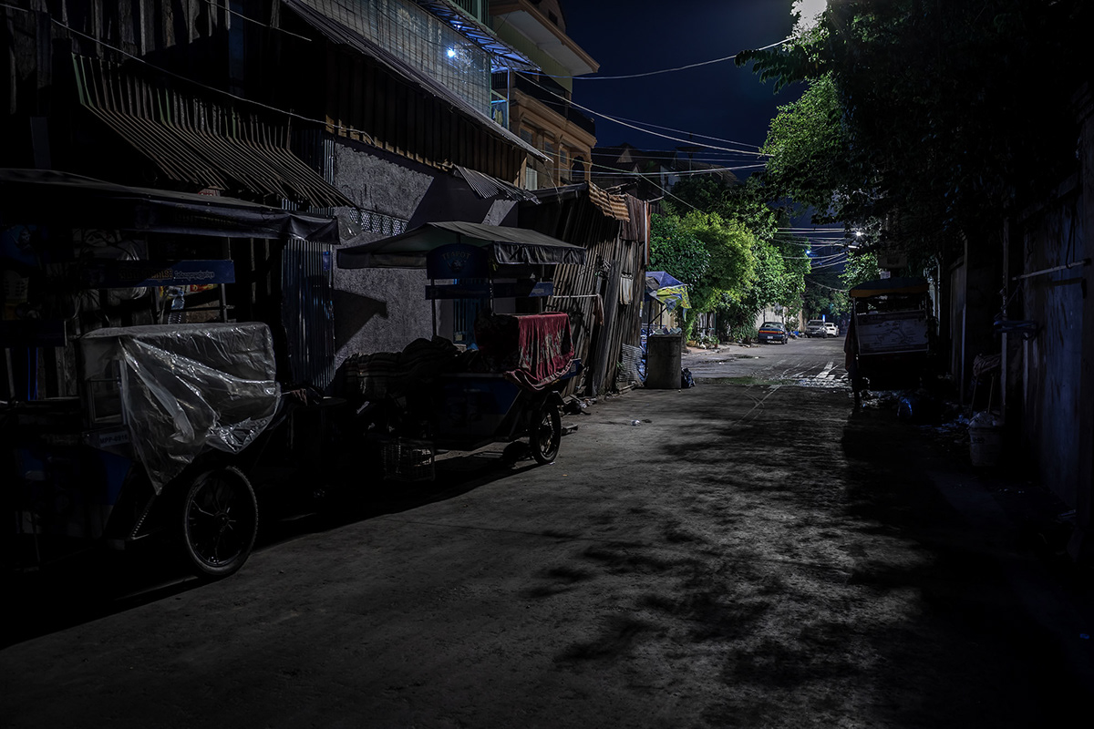 Nuits à Phnom Penh par Robert Götzfried Nuits a Phnom Penh par Robert Gotzfried 11 Nuits-a-Phnom-Penh-par-Robert-Gotzfried-11