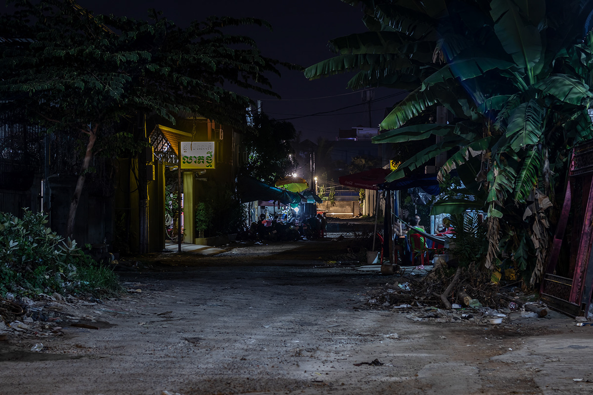 Nuits à Phnom Penh par Robert Götzfried Nuits a Phnom Penh par Robert Gotzfried 2 Nuits-a-Phnom-Penh-par-Robert-Gotzfried-2