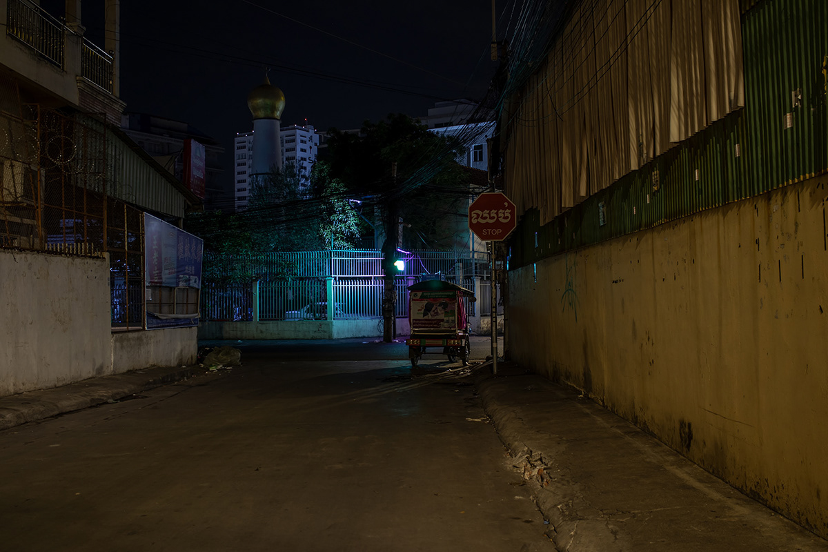 Nuits à Phnom Penh par Robert Götzfried Nuits a Phnom Penh par Robert Gotzfried 8 Nuits-a-Phnom-Penh-par-Robert-Gotzfried-8