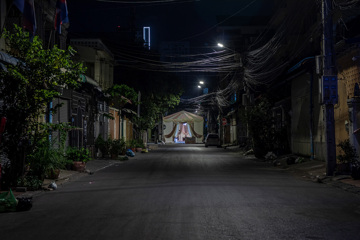 Nuits à Phnom Penh par Robert Götzfried Nuits a Phnom Penh par Robert Gotzfried 9 Nuits-a-Phnom-Penh-par-Robert-Gotzfried-9