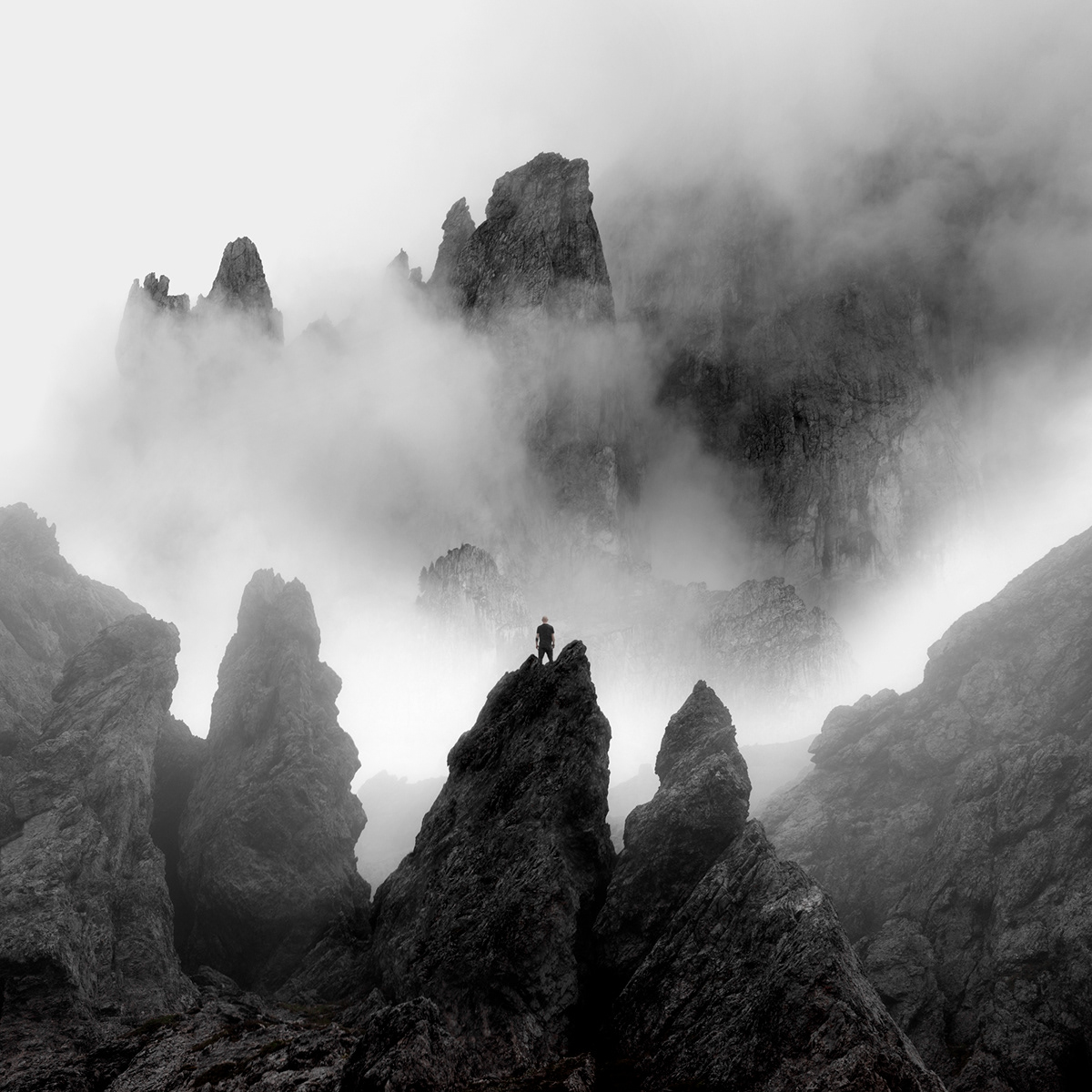 Perat - La fragilité de l'homme face aux montagnes par Gustav Willeit Perat La fragilite de l homme face aux montagnes par Gustav Willeit 8 Perat-La-fragilite-de-l-homme-face-aux-montagnes-par-Gustav-Willeit-8