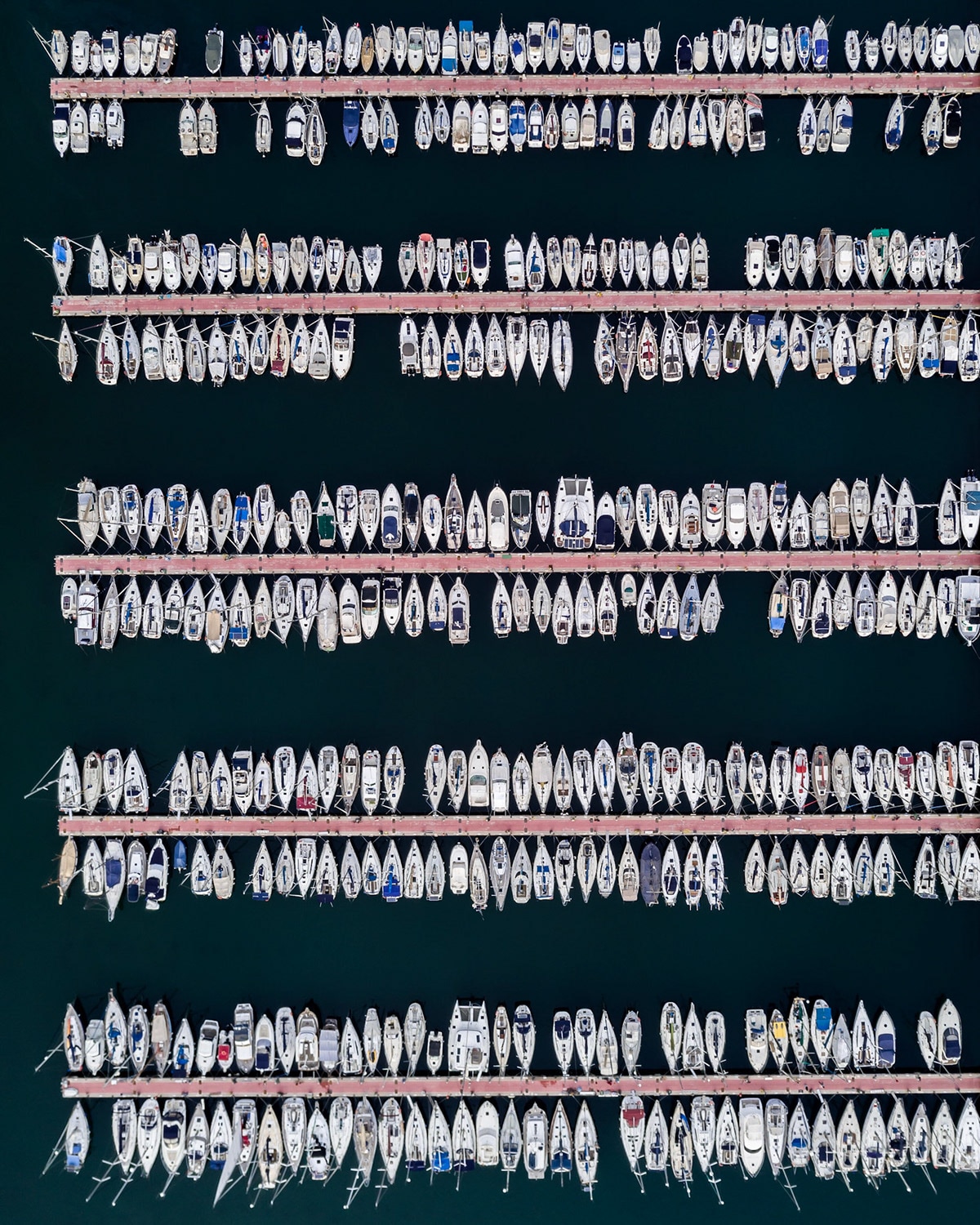 La symétrie de Barcelone vue du ciel par Márton Mogyorósy La symetrie de Barcelone vue du ciel par Marton Mogyorosy 3 La-symetrie-de-Barcelone-vue-du-ciel-par-Marton-Mogyorosy-3