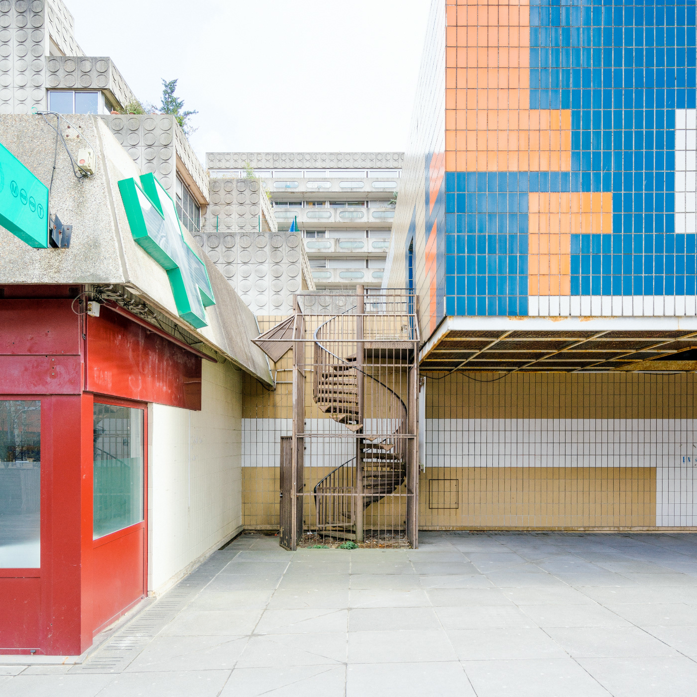 Summa - architectures et couleurs par Matthias Heiderich Summa architectures et couleurs par Matthias Heiderich 2 Summa–architectures-et-couleurs-par-Matthias-Heiderich-2