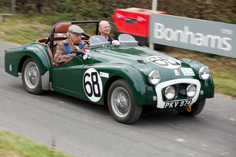 La Triumph TR2 la Triumph TR2 cabriolet sportif des annees 50 60 12 la-Triumph-TR2-cabriolet-sportif-des-annees-50-60-12