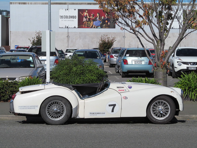 La Triumph TR2 la Triumph TR2 cabriolet sportif des annees 50 60 13 la-Triumph-TR2-cabriolet-sportif-des-annees-50-60-13