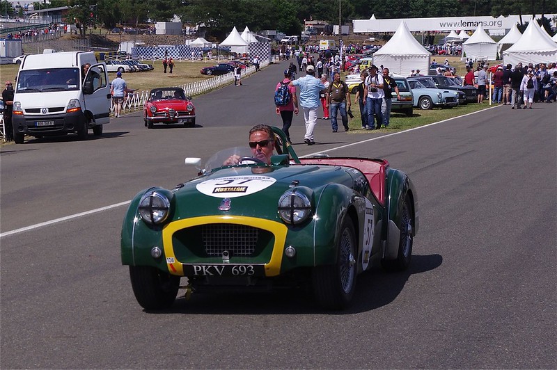 La Triumph TR2 la Triumph TR2 cabriolet sportif des annees 50 60 15 la-Triumph-TR2-cabriolet-sportif-des-annees-50-60-15