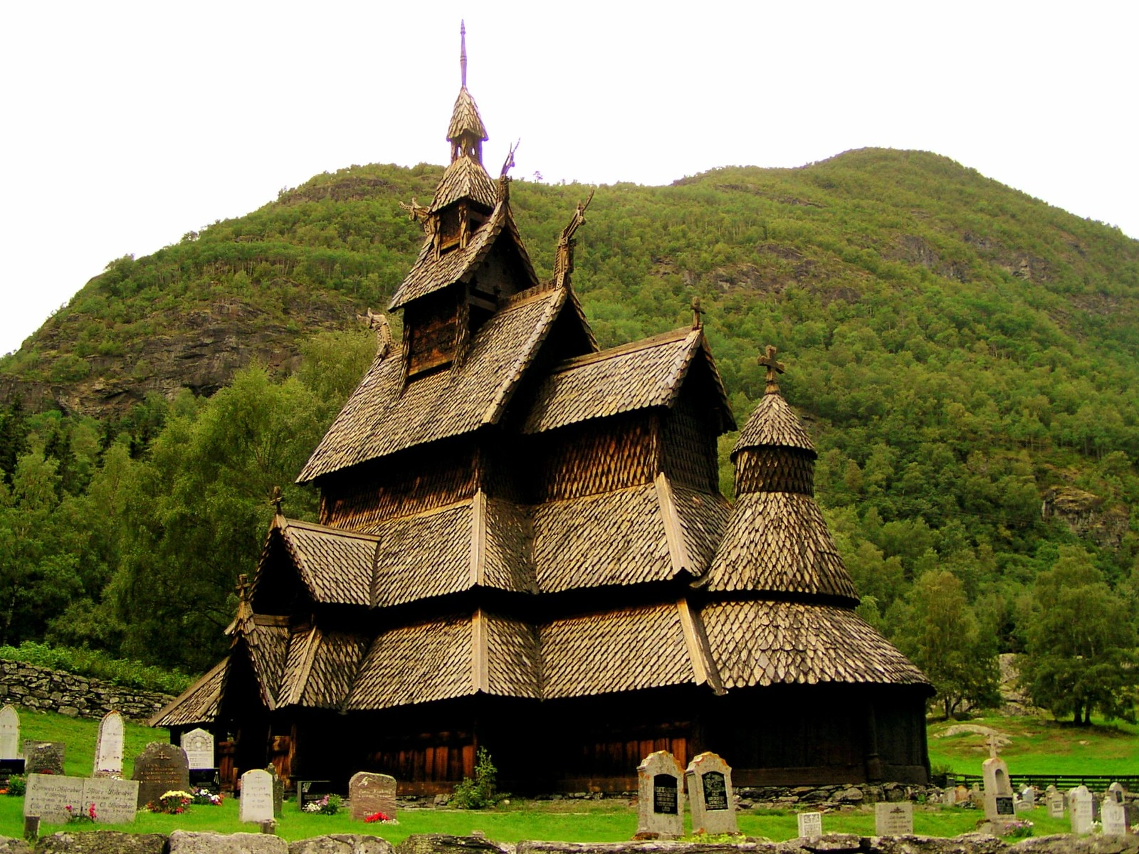 la magnifique eglise stavkirke de Borgund en Norvege 2 la magnifique eglise stavkirke de Borgund en Norvege 2