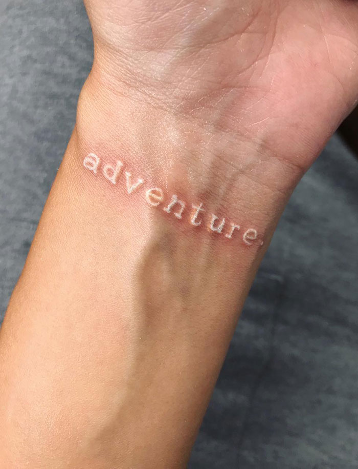 30 tatouages blancs qui semblent être des runes magiques 30 tatouages blancs qui ressemblent a des runes magiques 18 30-tatouages-blancs-qui-ressemblent-a-des-runes-magiques-18