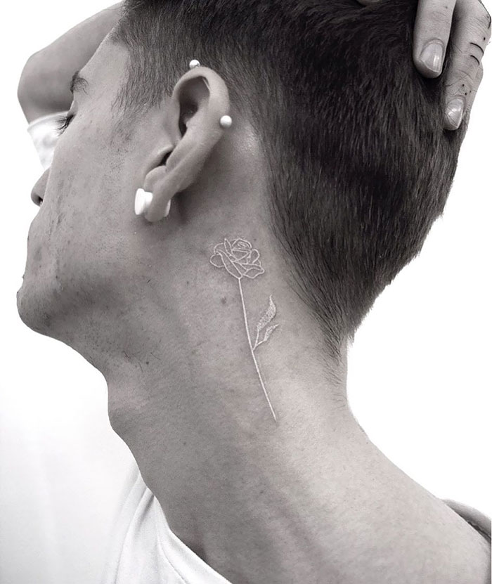 30 tatouages blancs qui semblent être des runes magiques 30 tatouages blancs qui ressemblent a des runes magiques 21 30-tatouages-blancs-qui-ressemblent-a-des-runes-magiques-21