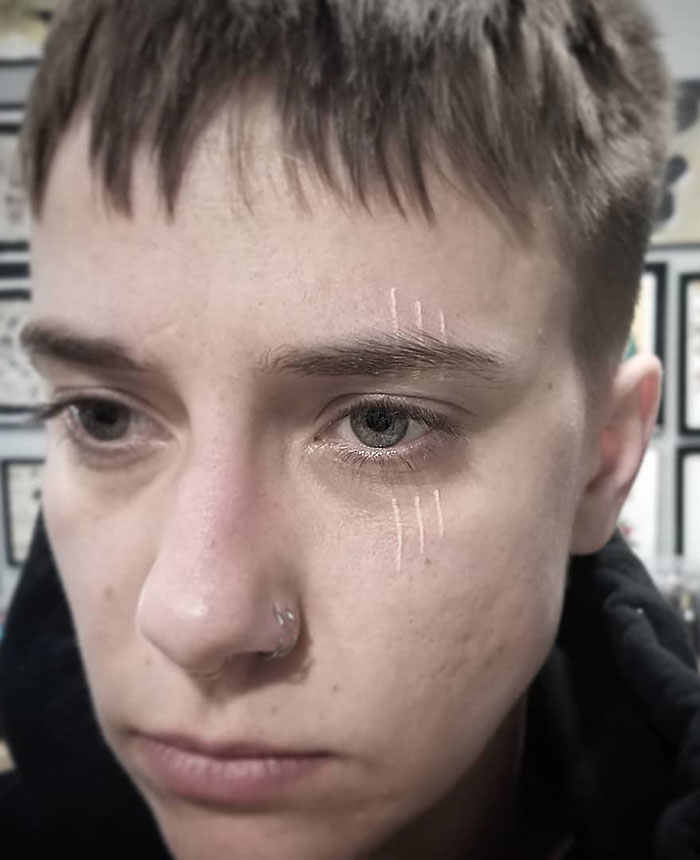 30 tatouages blancs qui semblent être des runes magiques 30 tatouages blancs qui ressemblent a des runes magiques 23 30-tatouages-blancs-qui-ressemblent-a-des-runes-magiques-23