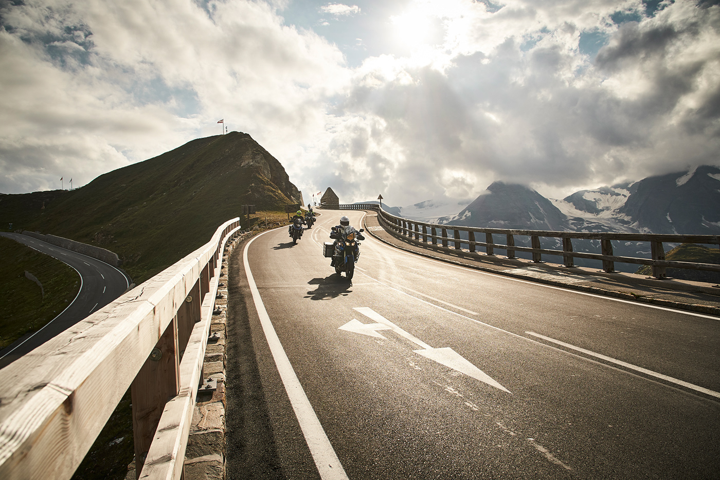 The Motorcycle Diaries - des bikers sur les routes de Carinthie par Rasmus Kaessmann The Motorcycle Diaries des bikers sur les routes de Carinthie par Rasmus Kaessmann 11 The-Motorcycle-Diaries-des-bikers-sur-les-routes-de-Carinthie-par-Rasmus-Kaessmann-11