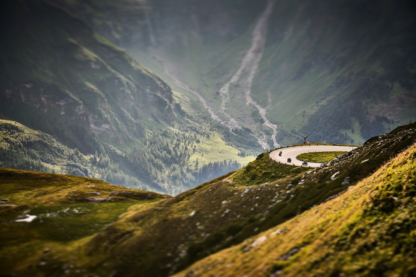 The Motorcycle Diaries - des bikers sur les routes de Carinthie par Rasmus Kaessmann The Motorcycle Diaries des bikers sur les routes de Carinthie par Rasmus Kaessmann 2 The-Motorcycle-Diaries-des-bikers-sur-les-routes-de-Carinthie-par-Rasmus-Kaessmann-2