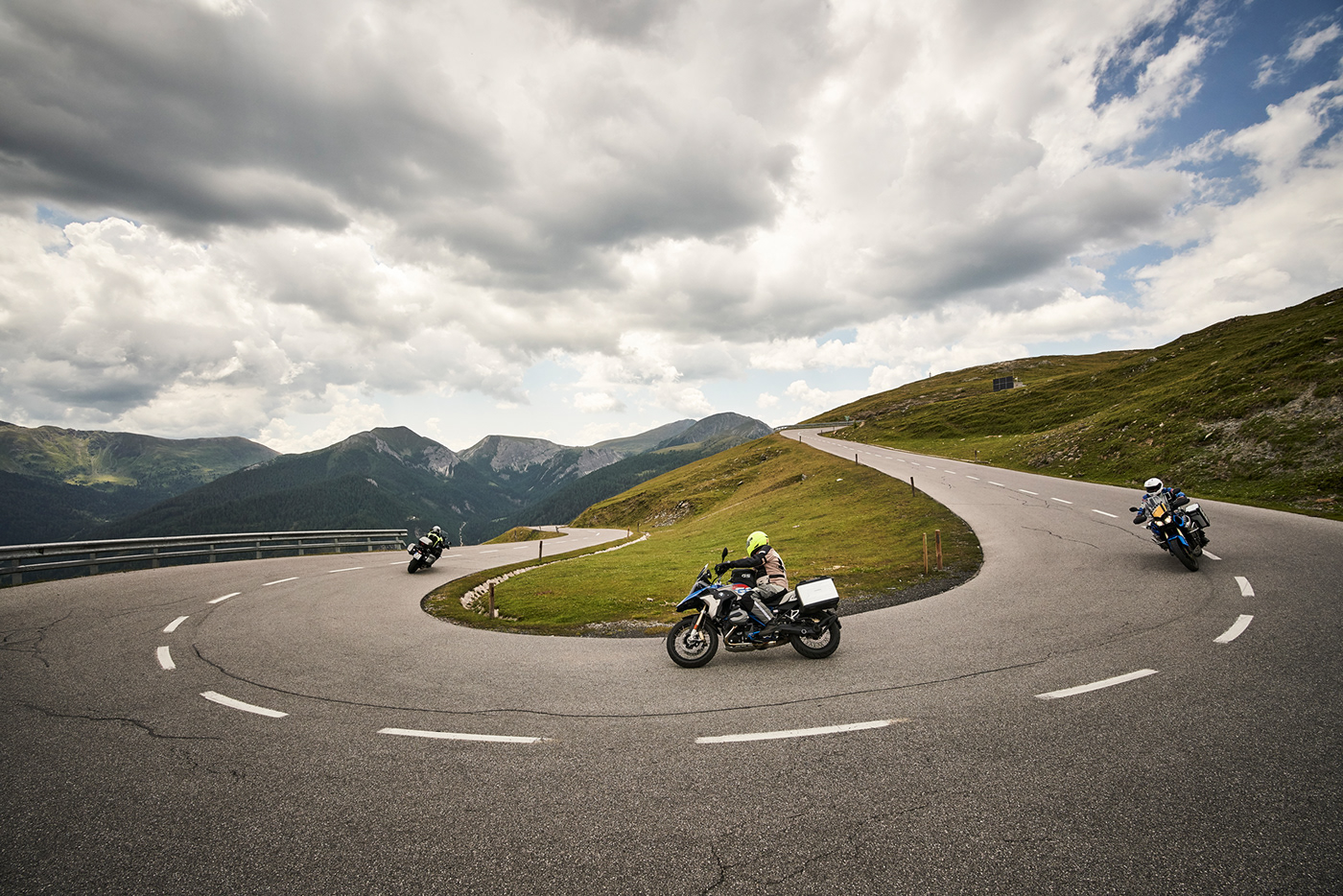 The Motorcycle Diaries - des bikers sur les routes de Carinthie par Rasmus Kaessmann The Motorcycle Diaries des bikers sur les routes de Carinthie par Rasmus Kaessmann 8 The-Motorcycle-Diaries-des-bikers-sur-les-routes-de-Carinthie-par-Rasmus-Kaessmann-8