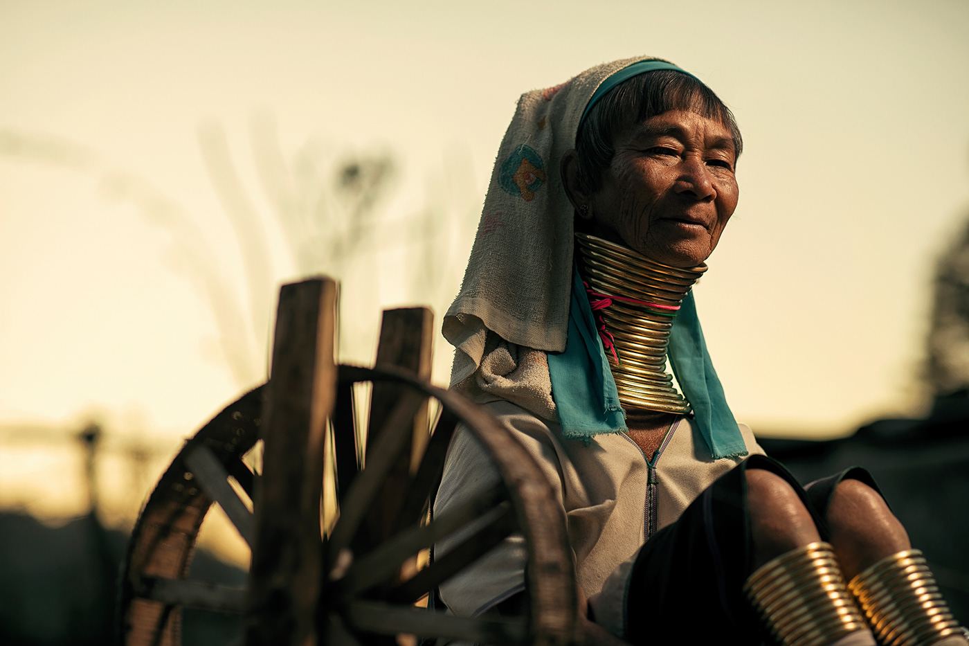 Des portraits de femmes Padaung ou femmes-girafes par Hugo Santarem et Ricardo Moreira portraits de femmes Padaung ou femmes girafes par Hugo Santarem et Ricardo Moreira 12 portraits-de-femmes-Padaung-ou-femmes-girafes-par-Hugo-Santarem-et-Ricardo-Moreira-12