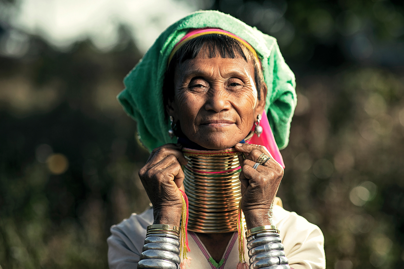 Des portraits de femmes Padaung ou femmes-girafes par Hugo Santarem et Ricardo Moreira portraits de femmes Padaung ou femmes girafes par Hugo Santarem et Ricardo Moreira 15 portraits-de-femmes-Padaung-ou-femmes-girafes-par-Hugo-Santarem-et-Ricardo-Moreira-15
