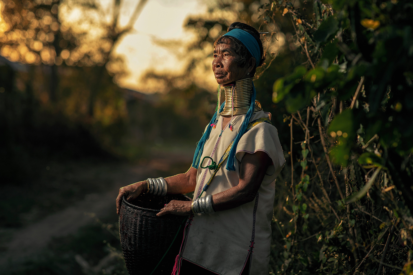 Des portraits de femmes Padaung ou femmes-girafes par Hugo Santarem et Ricardo Moreira portraits de femmes Padaung ou femmes girafes par Hugo Santarem et Ricardo Moreira 2 portraits-de-femmes-Padaung-ou-femmes-girafes-par-Hugo-Santarem-et-Ricardo-Moreira-2