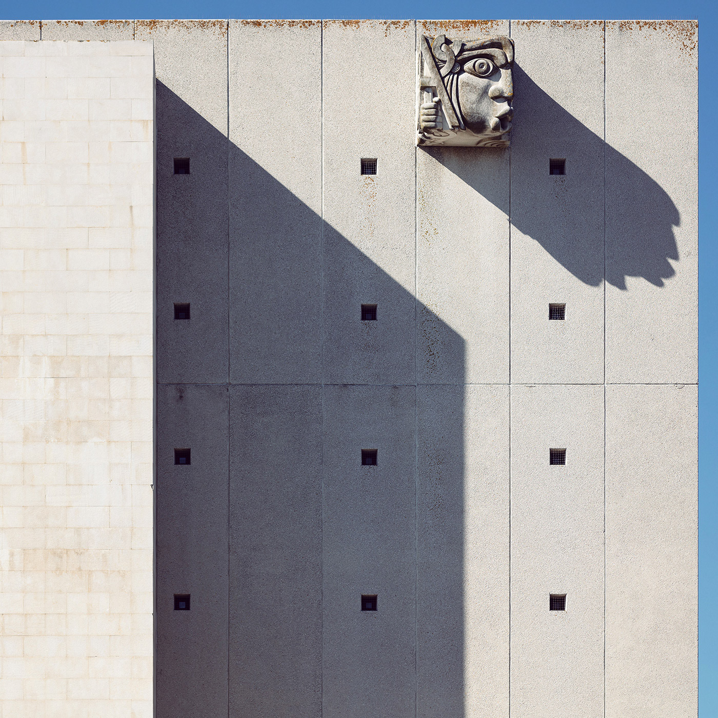 City of Light - l'architecture de Lisbonne par Sebastian Weiss City of Light l architecture de Lisbonne par Sebastian Weiss 3 archives nationales torre do tombo City-of-Light-l-architecture-de-Lisbonne-par-Sebastian-Weiss-3-archives-nationales-torre-do-tombo