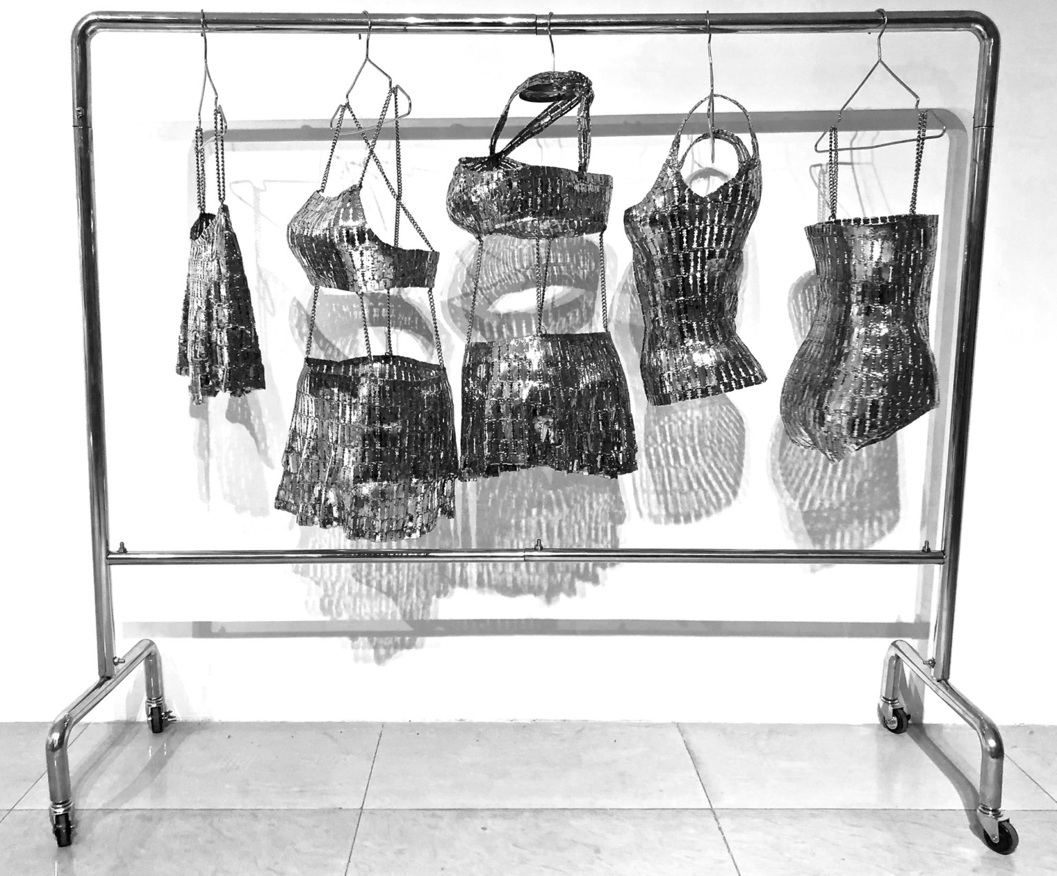 Les sculptures en lames de rasoir de Tayeba Begum Lipi Les sculptures en lames de rasoir de Tayeba Begum Lipi 4 lingerie Les-sculptures-en-lames-de-rasoir-de-Tayeba-Begum-Lipi-4-lingerie