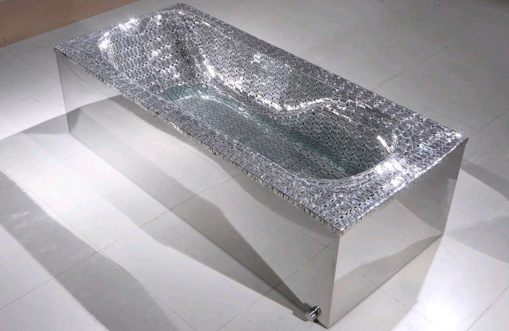 Les sculptures en lames de rasoir de Tayeba Begum Lipi Les sculptures en lames de rasoir de Tayeba Begum Lipi 8 baignoire Les-sculptures-en-lames-de-rasoir-de-Tayeba-Begum-Lipi-8-baignoire